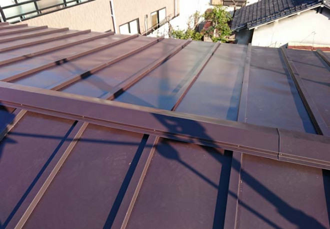 トタンから瓦棒の屋根に葺き替え雨漏りを改善