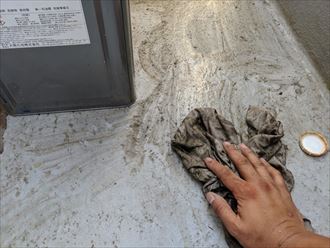 アセトンで汚れを除去