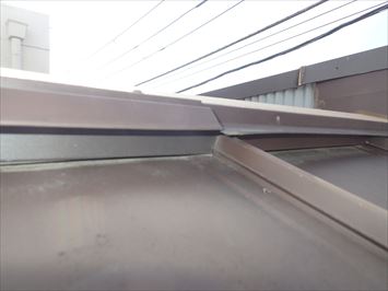 棟板金は若干浮いているように見えました