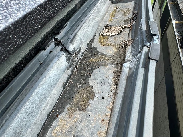 宮代町　雨樋　経年劣化　ひび割れ　雨樋交換　