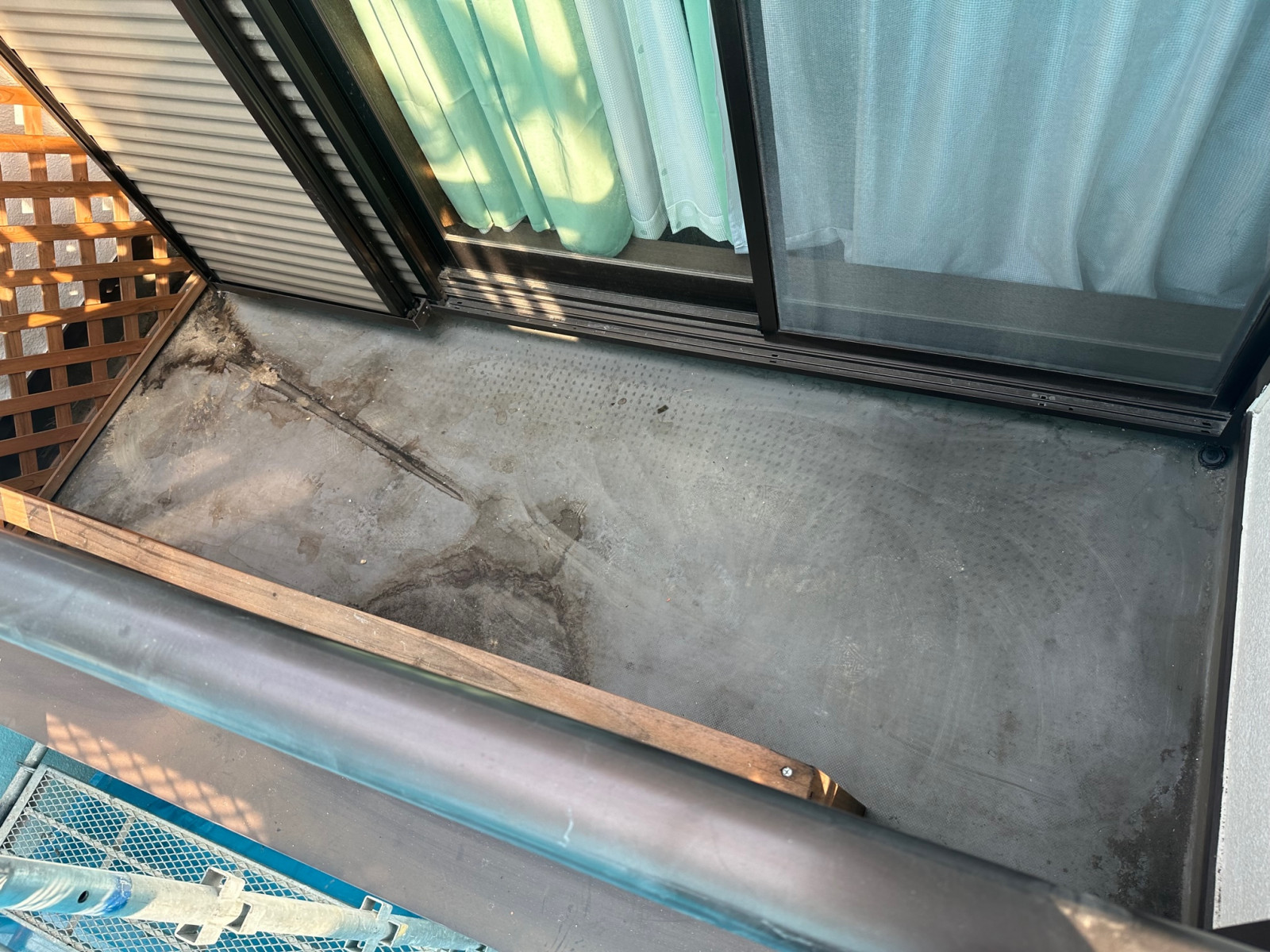 守山区でベランダ防水施工前