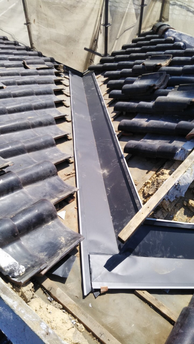 守山区で谷板金復旧工事