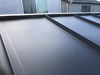 ガルバリウム鋼板の金属屋根