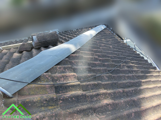 ルーフィングを敷きます