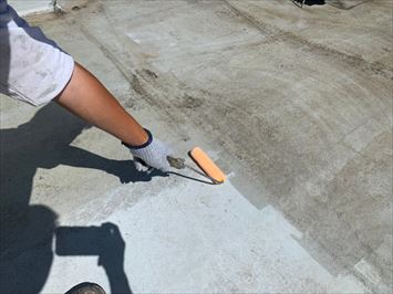 防水工事　下塗り