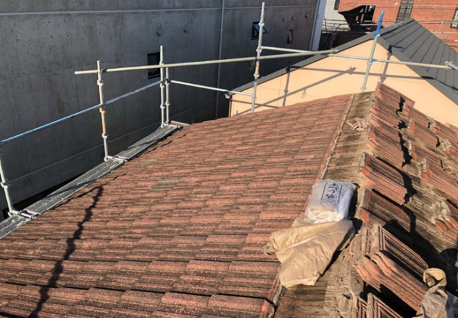 葺き替え工事を始めます