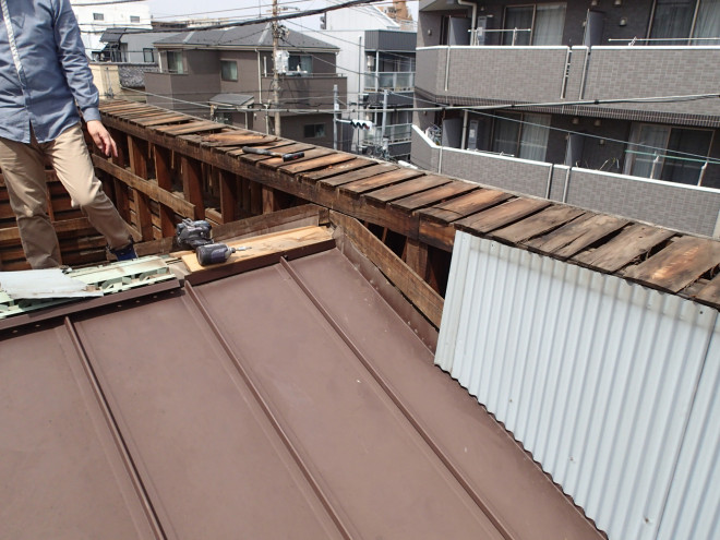 雨漏りを起こした笠木
