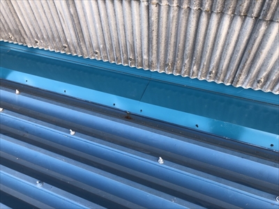 雨押えカバー工事で雨漏りを改善