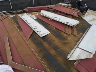 八千代市八千代台北にて屋根カバー工法で施工された屋根で雨漏り発生、屋根葺き替え工事で原因追及と復旧を実施