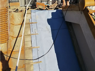 新しい防水紙の設置