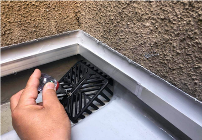 排水口にゴミ除けを設置