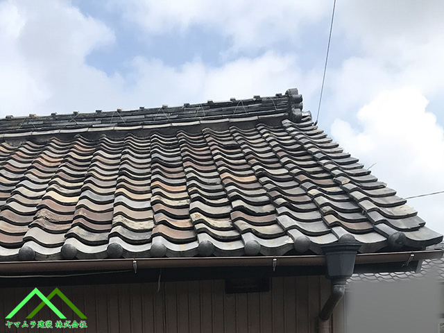 切妻屋根の瓦ズレ