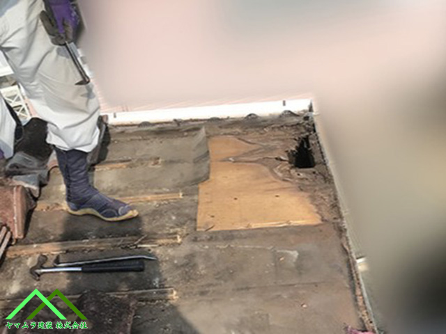 名古屋市瑞穂区　施工不良が原因でケラバ袖瓦が落下寸前！野地板補強と屋根修繕