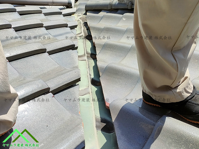 名古屋市港区　玄関上の八谷部谷樋板金の交換工事で雨漏り対策と屋根の耐久性を強化！