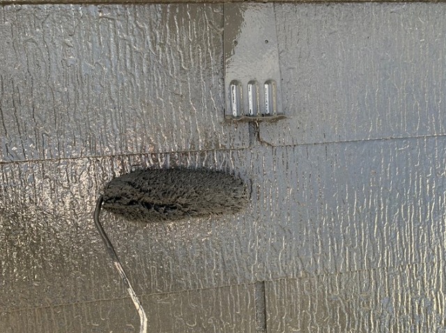 上塗りしている様子