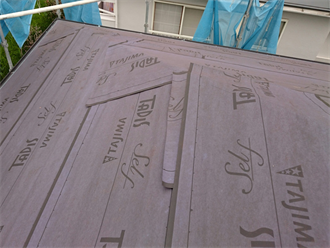 ルーフィング材を敷設