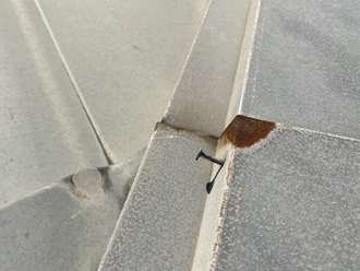 棟板金　釘浮き