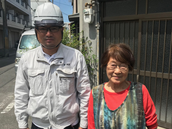 八尾市　お客様との写真①