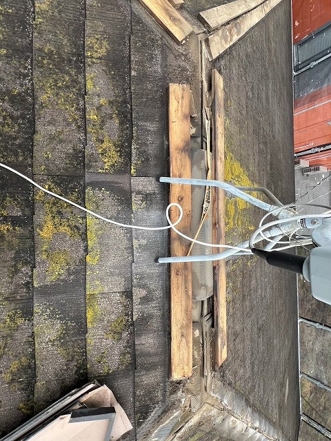 久喜市　破風板 軒天 棟板金 谷板金 棟瓦 漆喰  天窓 天井