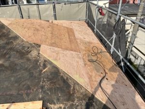 野地板を増し張り