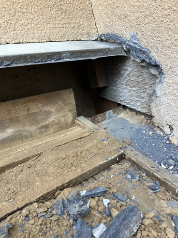 沼津市瓦屋根穴あき