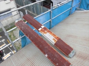 棟板金を撤去