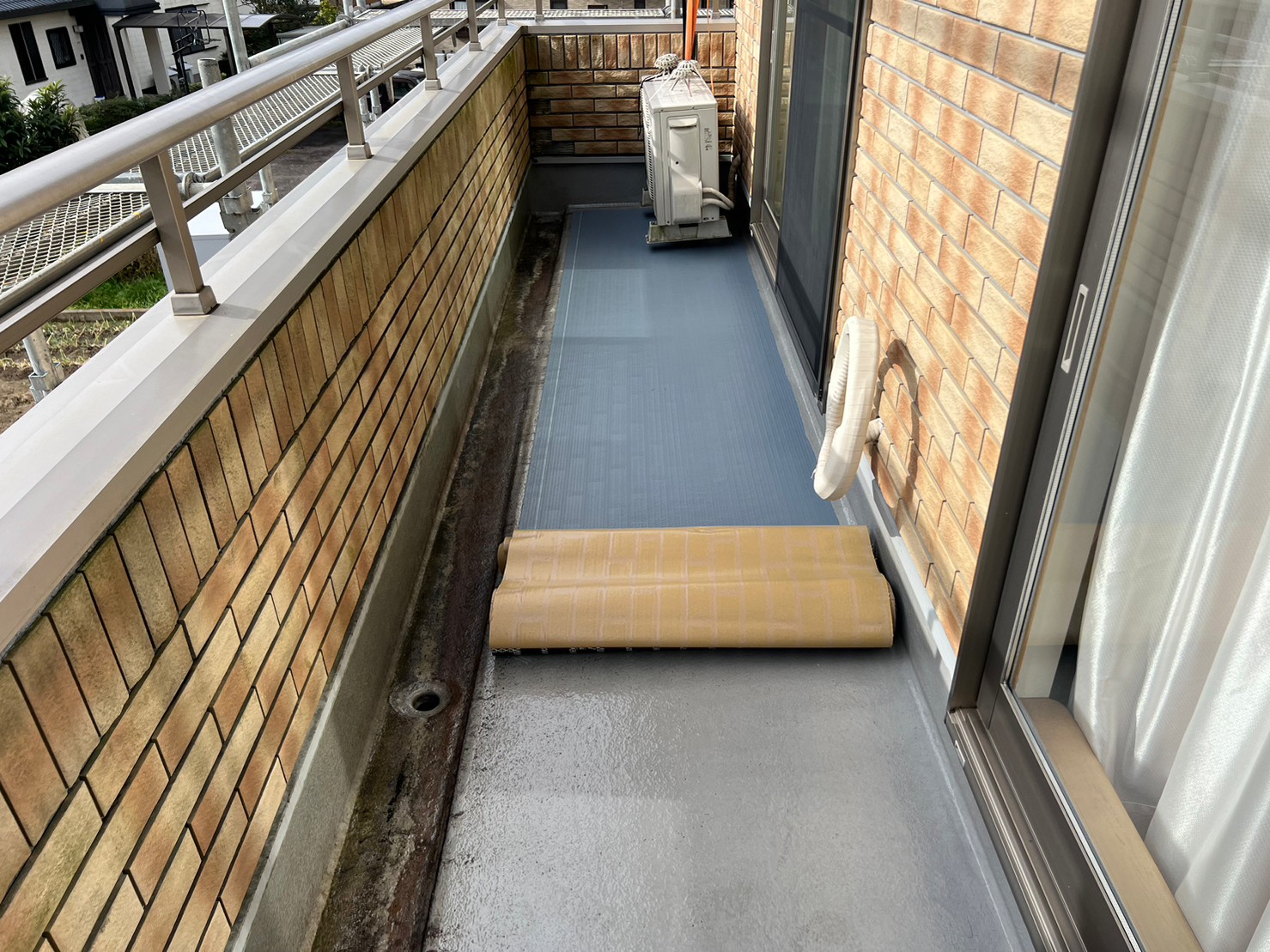 守山区のベランダの通気シート張り