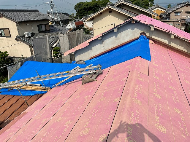 防水シート張り