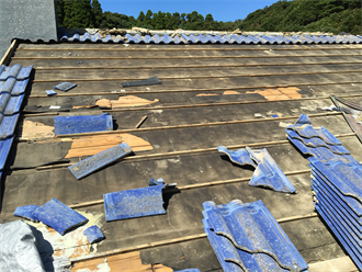 瓦剥がしと下地の撤去