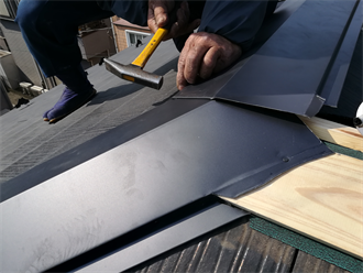 棟板金取り付け