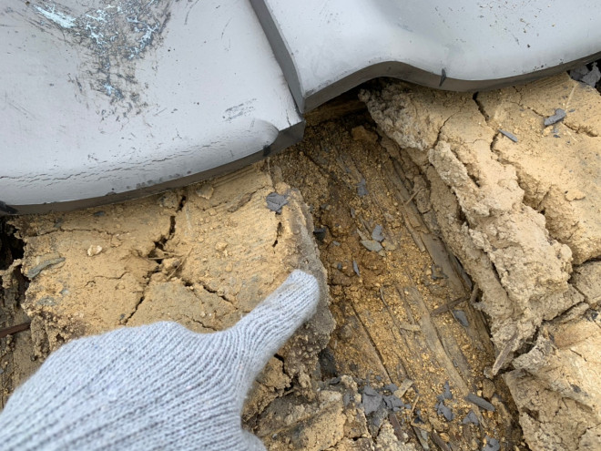 瓦下　湿潤確認