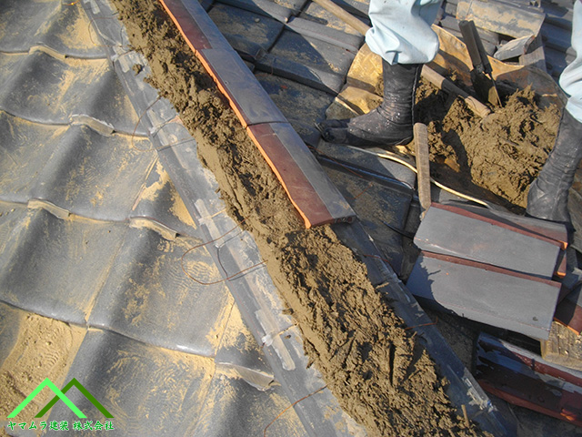 熨斗瓦の取り付け