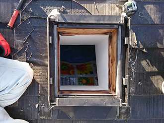 雨漏りで天窓の枠が腐食