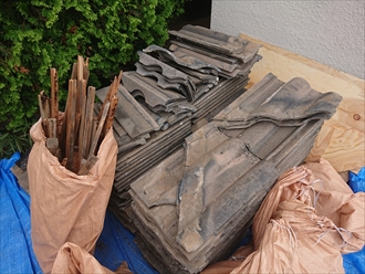 屋根葺き替え工事で出た廃材