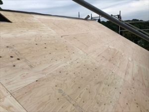 野地板重ね張り