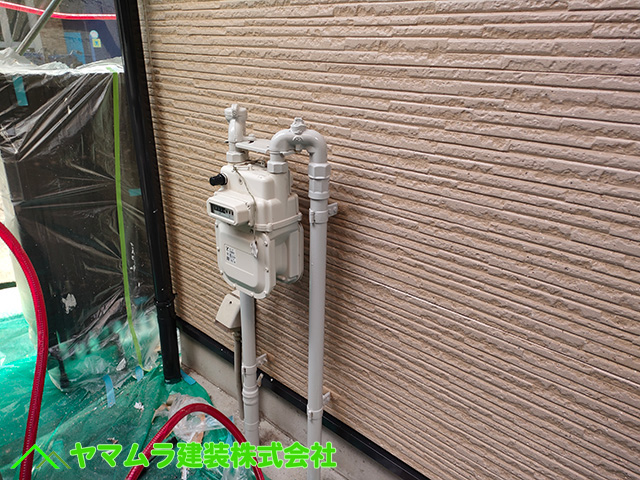 01．名古屋市中区　外壁塗装　塗装の最終工程。