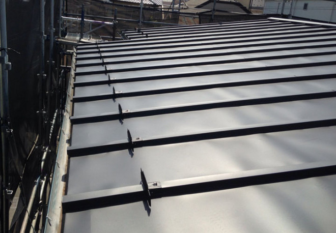 瓦棒の屋根葺き替え工事が完了