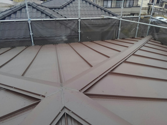 棟板金を設置し工事完了