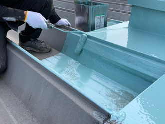 換気口の塗装　上塗り