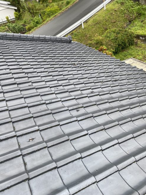 和型のセメント瓦　剥がれてない