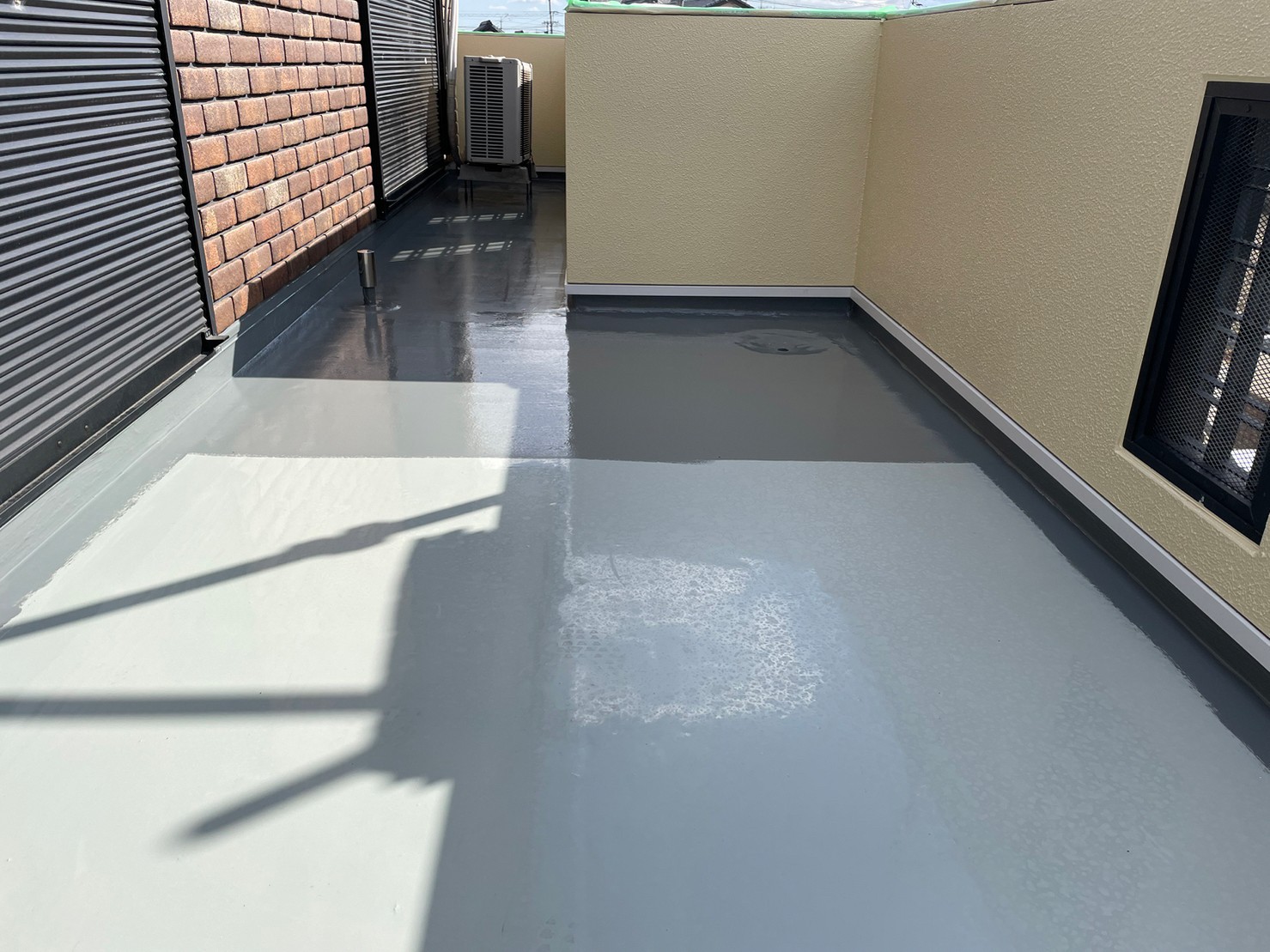 春日井市のベランダ防水、トップコート