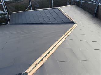 棟に棟板金を設定