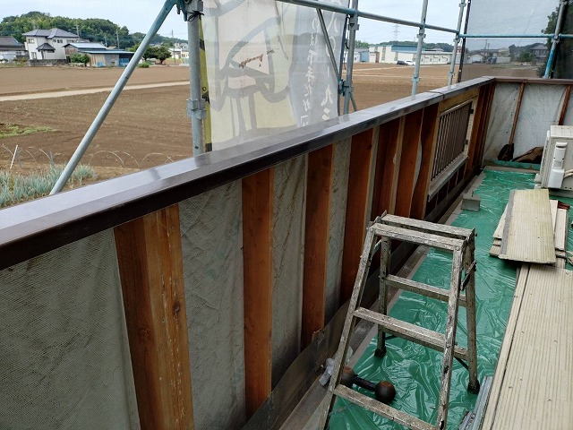 杉戸町　雨漏り　ベランダ　壁