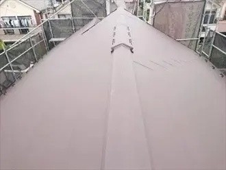 スレート屋根へスーパーガルテクトを採用した葺き替え工事後