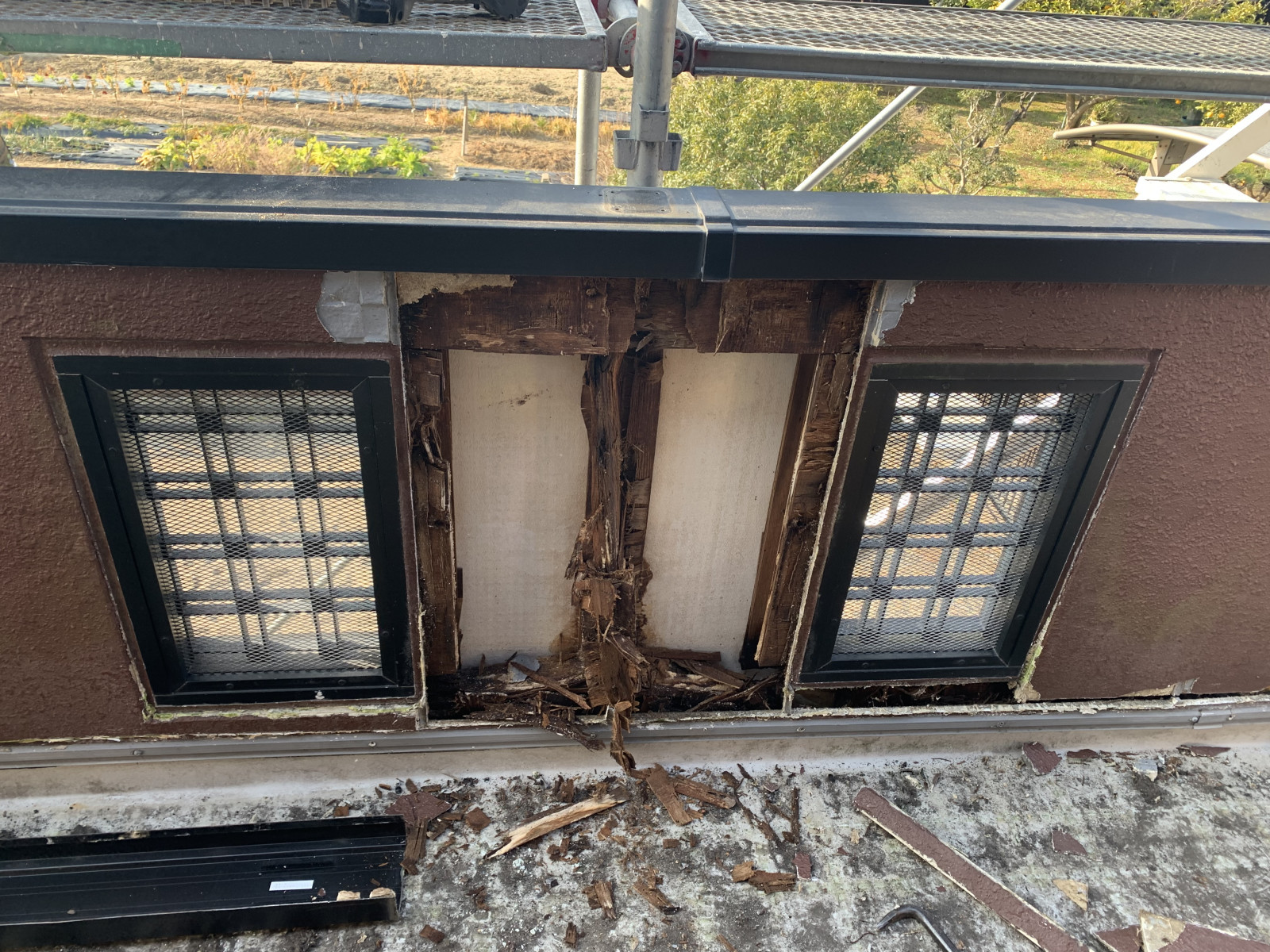 春日井市のベランダ工事、内壁雨漏り