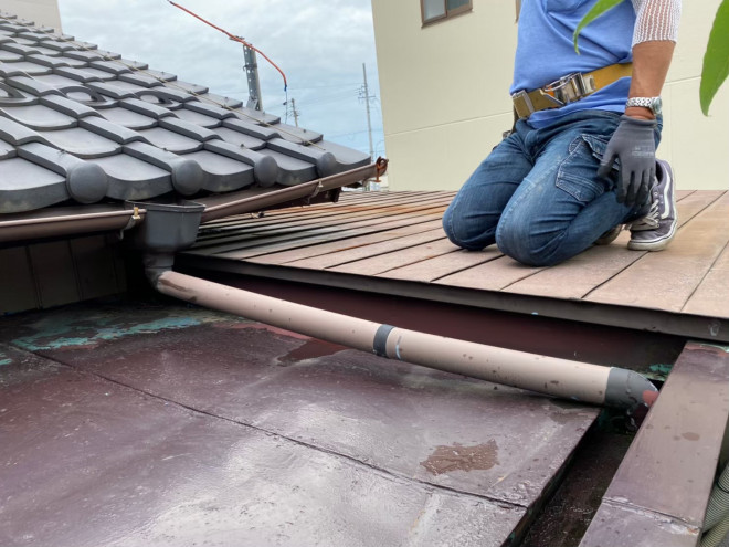 横葺き屋根　低い勾配