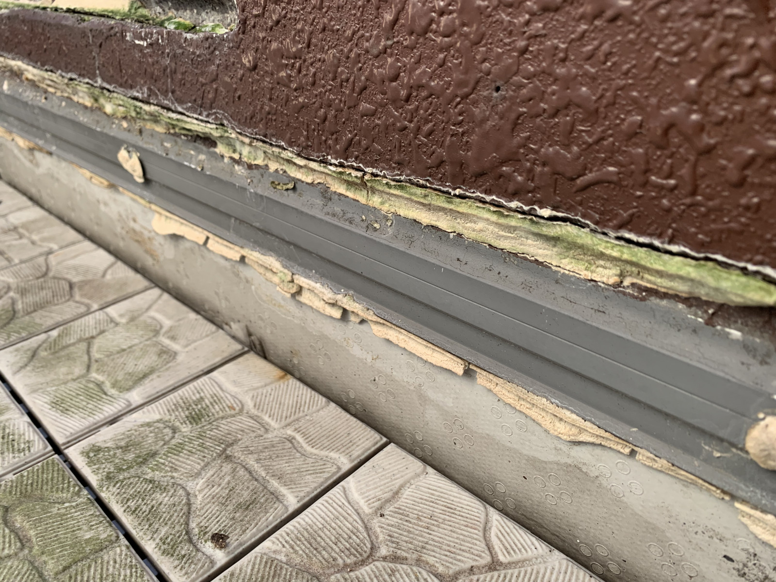 春日井市のベランダ雨漏り