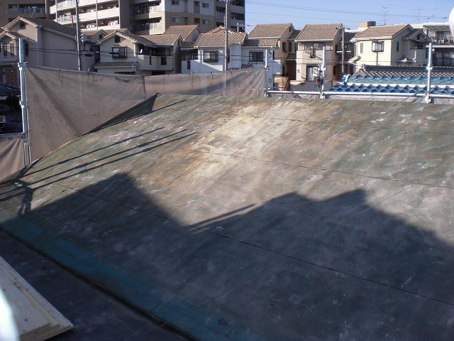 生野区　かわらUから横暖ルーフに葺き替え　施工中①