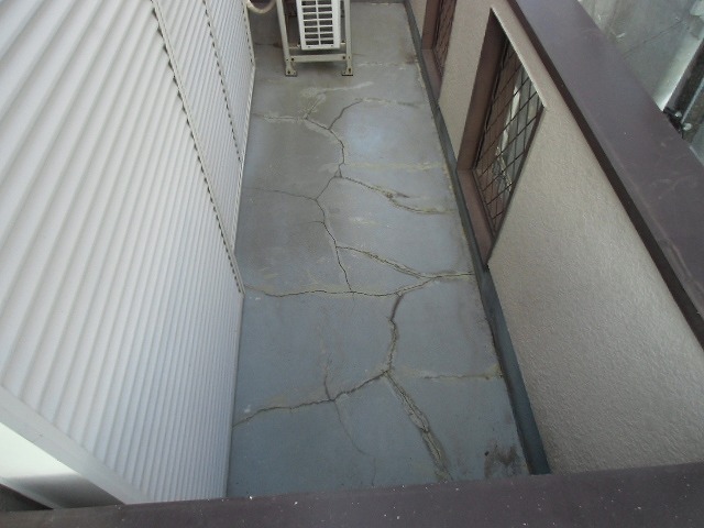 ベランダの防水工事施工前