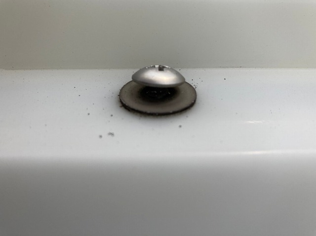 天窓　固定ビスの緩み